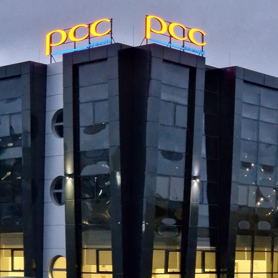 logo na budynek wysoko