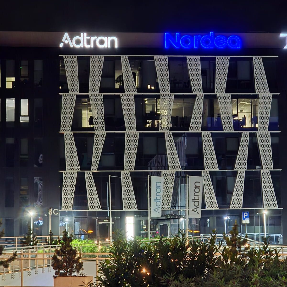 adtran w nocy