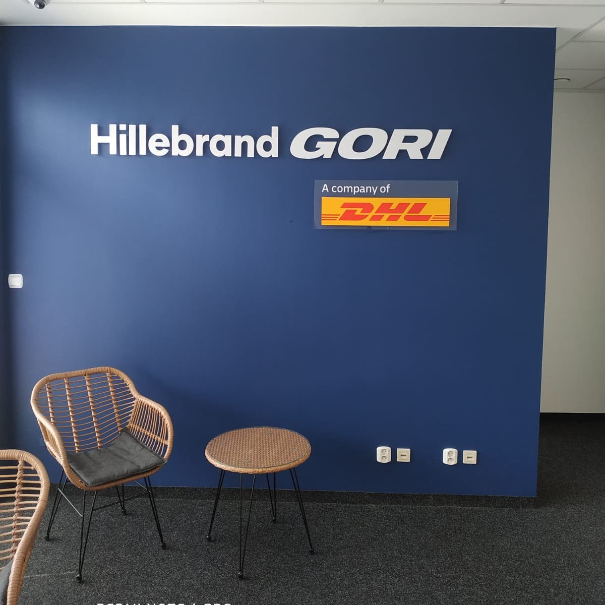 logo dhl