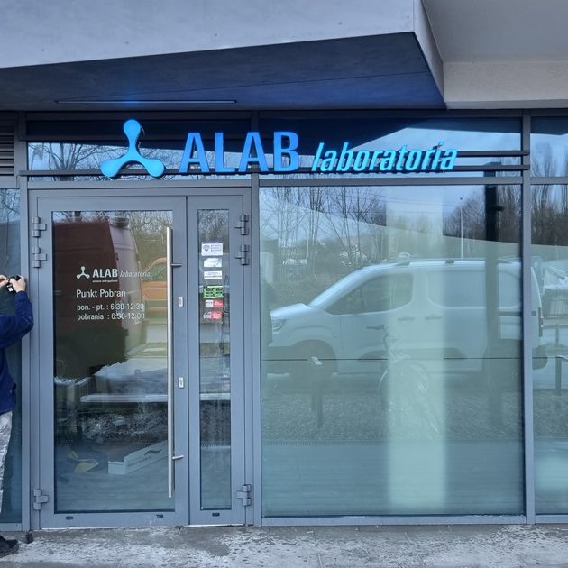 Laboratoria Alab montaż szyld