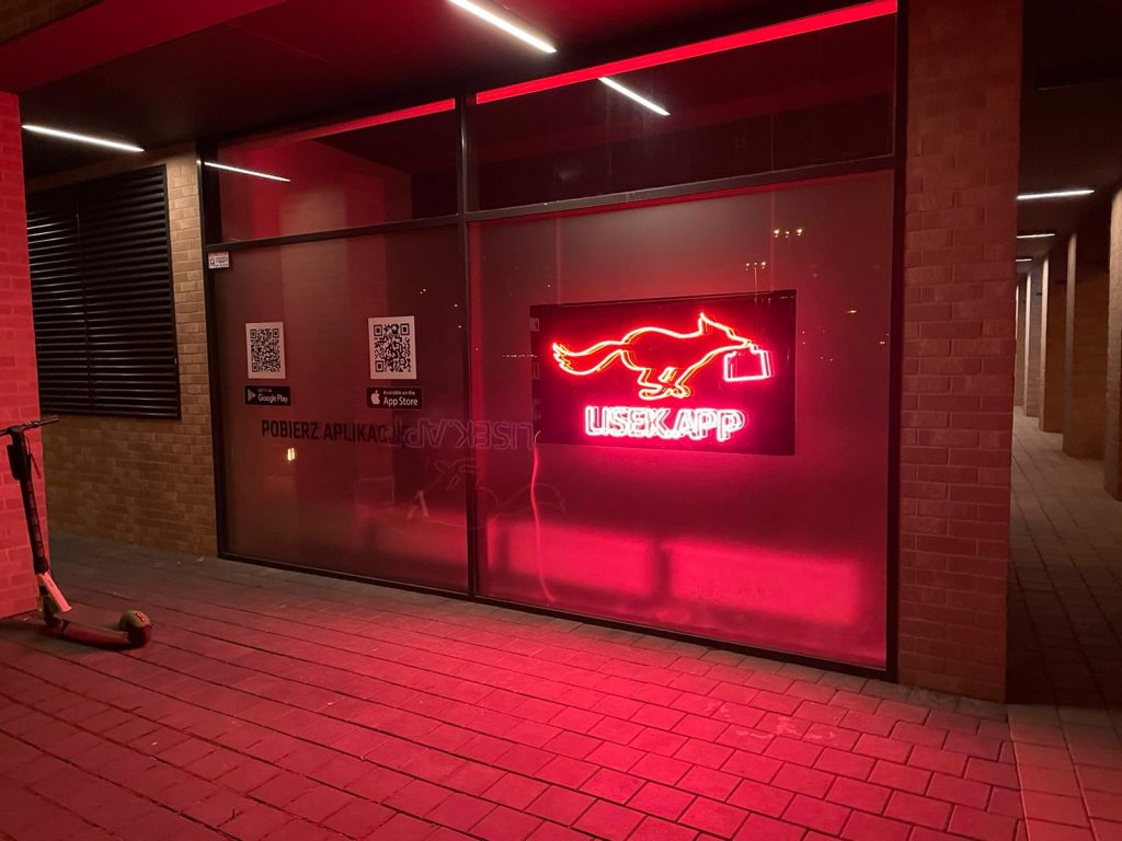 neon szklany